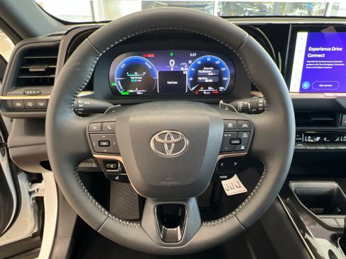 New 2026 Toyota Crown Signia AWD/4WD image 17
