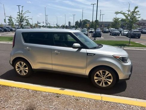 Used 2015 Kia Soul + w/ Audio Package FWD image 10