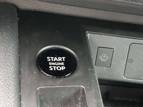 Used 2026 Nissan Kicks SV FWD image 28