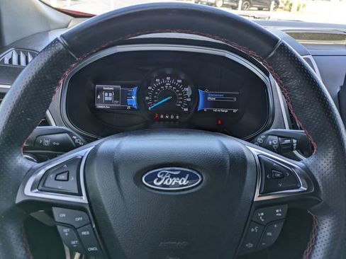 Used 2022 Ford Edge ST-Line image 25