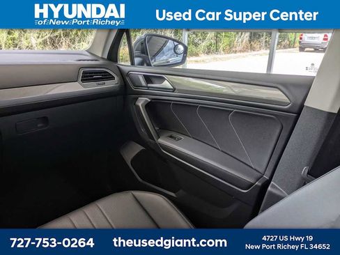 Used 2023 Volkswagen Tiguan SE FWD image 21