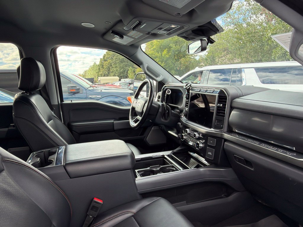Used 2024 Ford F350 Lariat w/ Lariat Ultimate Package AWD/4WD image 3