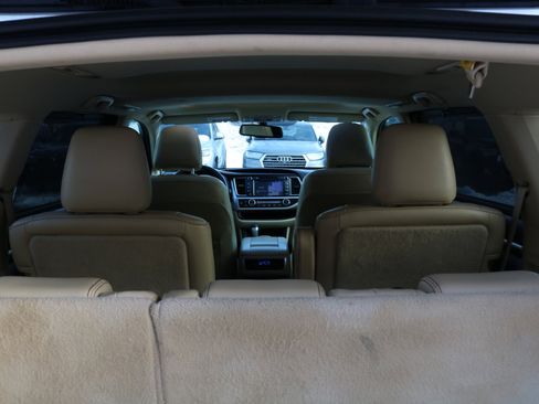 Used 2016 Toyota Highlander Limited image 39