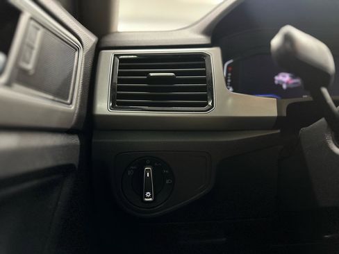 Used 2019 Volkswagen Atlas SEL R-Line AWD/4WD image 27