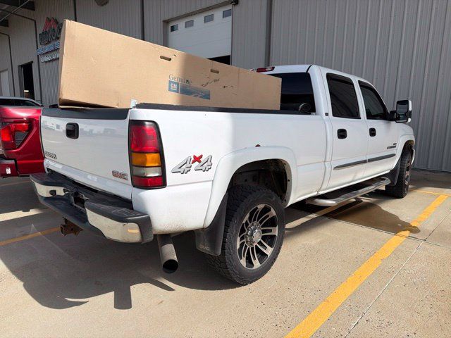Used 2004 GMC Sierra 2500 SLT w/ Heavy-Duty Power Package AWD/4WD image 3