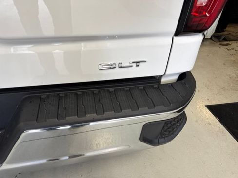Used 2024 GMC Sierra 1500 SLT AWD/4WD image 11