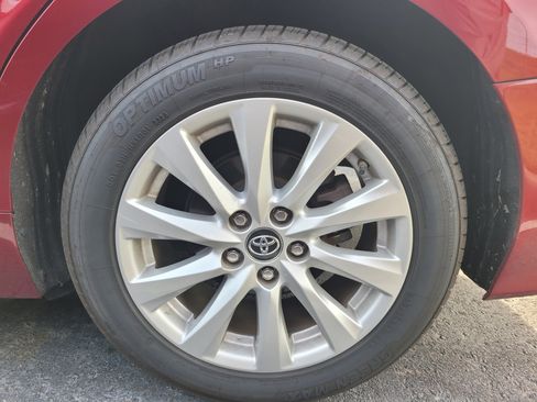 Used 2018 Toyota Camry LE w/ Convenience Package FWD image 8