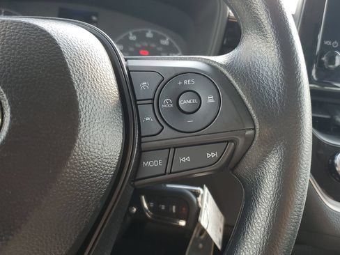 Certified 2025 Toyota Corolla LE FWD image 24