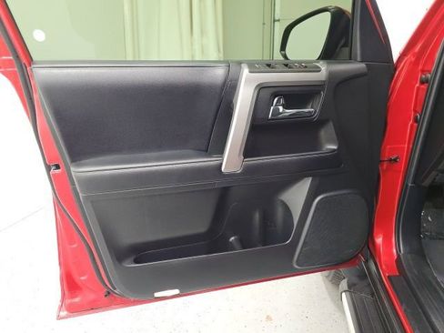 Used 2019 Toyota 4Runner SR5 Premium image 38