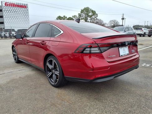 Used 2023 Honda Accord Sport image 3