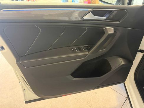 Certified 2023 Volkswagen Tiguan SE R-Line AWD/4WD image 20