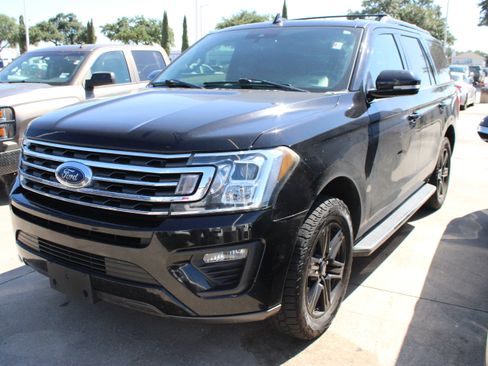 Used 2020 Ford Expedition XLT w/ Equipment Group 202A RWD image 5