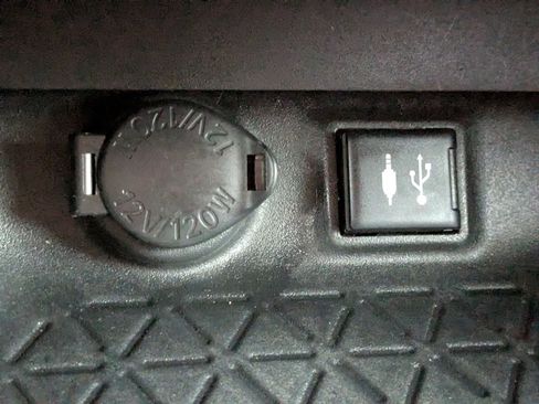 Used 2019 Toyota RAV4 XLE image 23