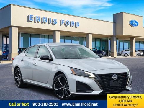 Used 2023 Nissan Altima 2.5 SR FWD image 1