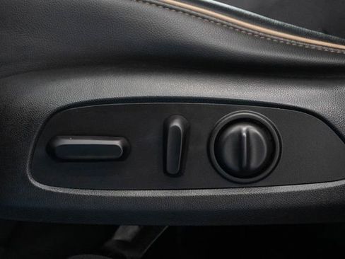 Used 2020 Chevrolet Blazer Premier FWD image 19