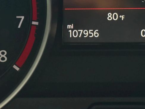 Used 2017 Volkswagen GTI SE FWD image 27