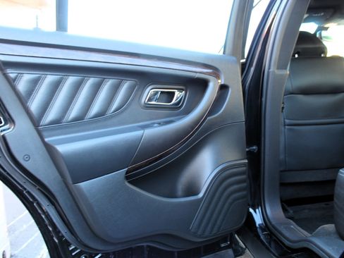 Used 2016 Ford Taurus Limited image 21