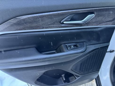 Used 2023 Jeep Grand Cherokee Limited image 17