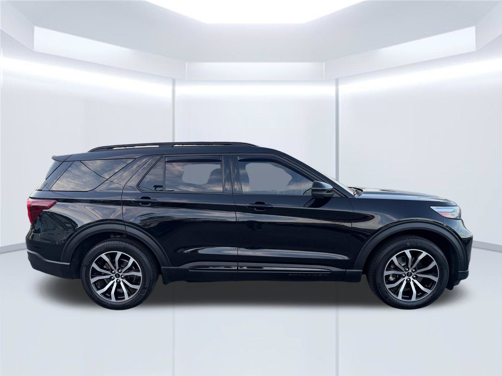 Used 2020 Ford Explorer ST w/ Premium Technology Package AWD/4WD image 4