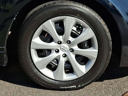 Certified 2025 Toyota Corolla LE FWD image 8