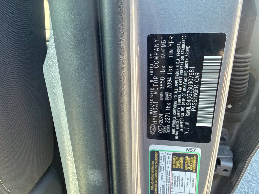 Used 2025 Hyundai Elantra SEL FWD image 22