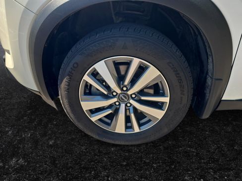 Used 2024 Nissan Pathfinder SL AWD/4WD image 9