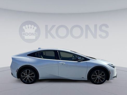 Used 2024 Toyota Prius XLE AWD/4WD image 8