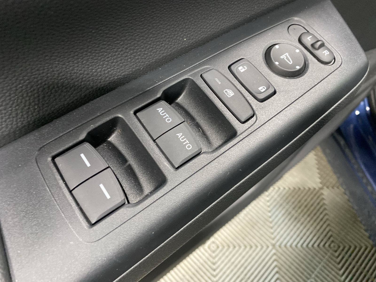 Used 2025 Honda CR-V EX image 17