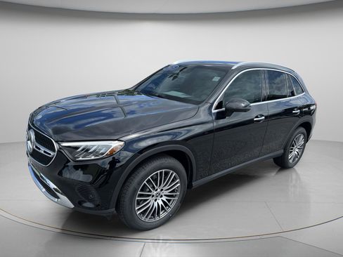 Certified 2025 Mercedes-Benz GLC 300 GLC 300 image 1