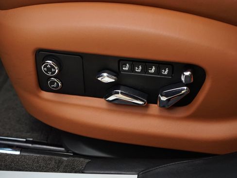 Used 2022 Bentley Flying Spur Plug-In Hybrid AWD/4WD image 30