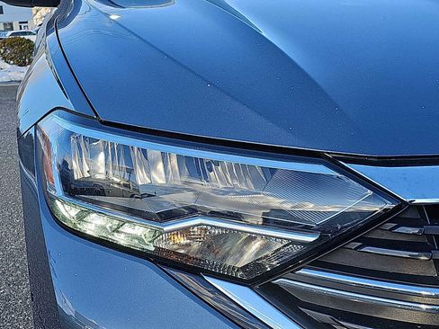 Used 2024 Volkswagen Jetta SE image 9