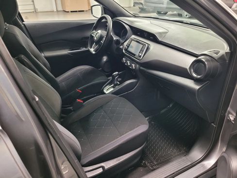 Used 2019 Nissan Kicks S FWD image 30