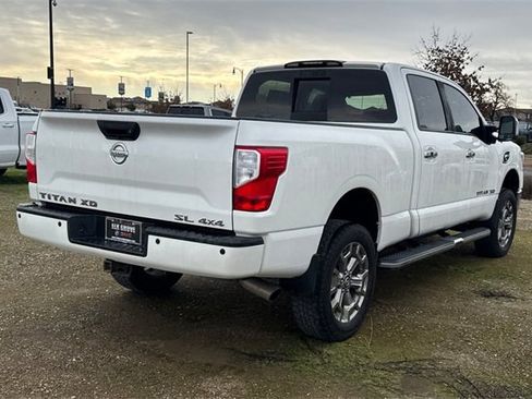 Used 2018 Nissan Titan SL w/ Chrome Package image 3