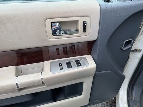 Used 2009 Ford Flex SEL FWD image 9
