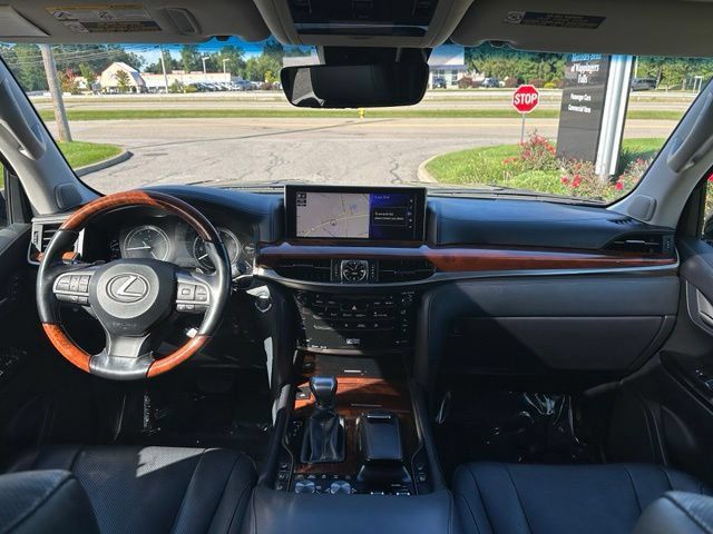 Used 2017 Lexus LX 570 4WD w/ Luxury Package image 40