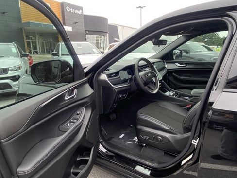 New 2025 Jeep Grand Cherokee L Altitude image 14