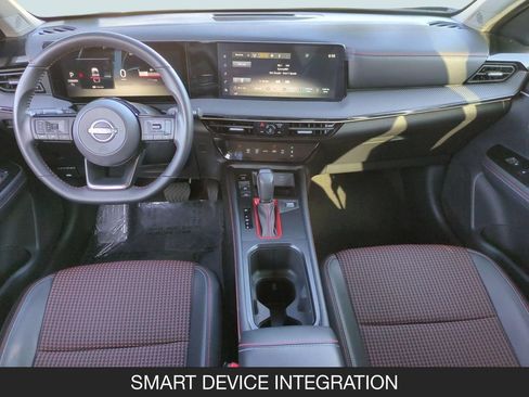 Used 2025 Nissan Kicks SR FWD image 13