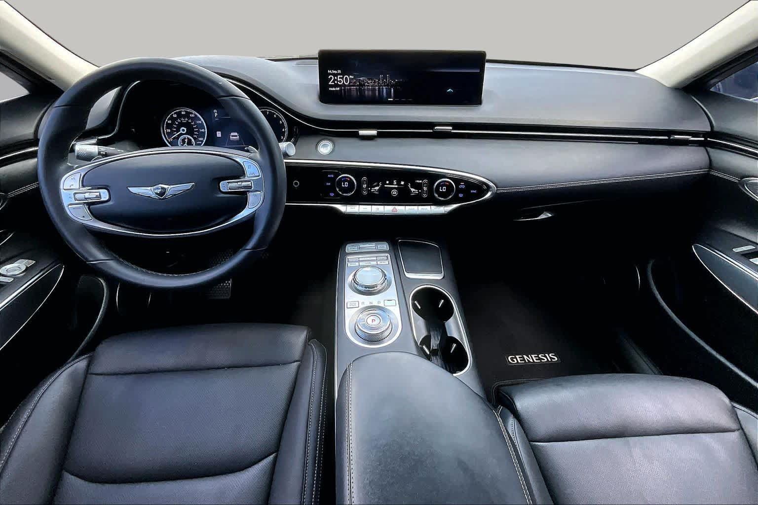Used 2022 Genesis GV70 2.5T w/ Select Package AWD/4WD image 16