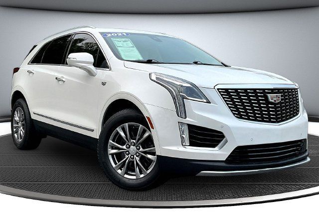Used 2021 Cadillac XT5 Premium Luxury FWD image 3