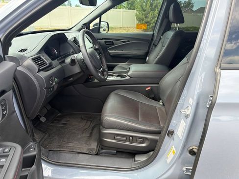 Certified 2024 Honda Passport Black Edition image 17
