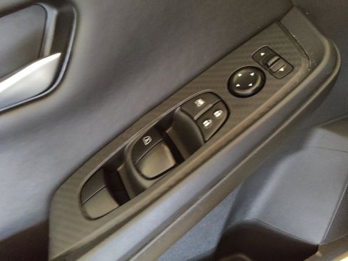 Used 2025 Nissan Sentra SV FWD image 27