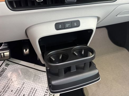 New 2025 Volkswagen ID. Buzz 1st Edition image 24