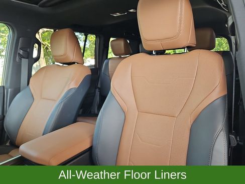 Used 2024 Lexus GX 550 w/ Accessory Package (2T) AWD/4WD image 26