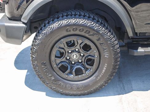 Used 2023 Ford Bronco Wildtrak image 12