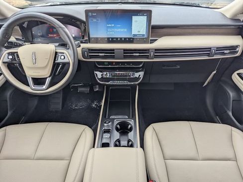New 2026 Lincoln Corsair Reserve FWD image 13
