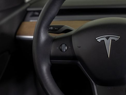 Used 2022 Tesla Model Y Performance image 32