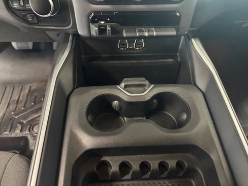 Used 2021 RAM 1500 Big Horn AWD/4WD image 16