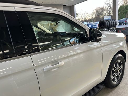 Certified 2025 Ford Expedition Active image 10
