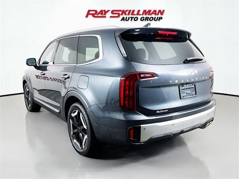 Used 2023 Kia Telluride S image 5