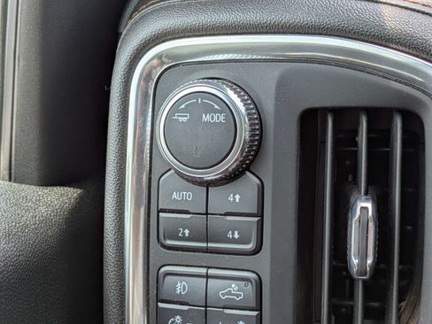 Used 2022 GMC Sierra 2500 AT4 AWD/4WD image 24